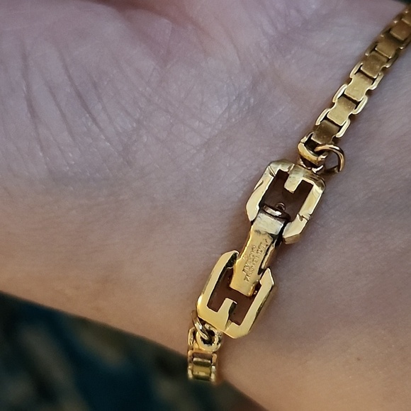Givenchy Bracelet 💯 Authentic - Picture 8 of 8